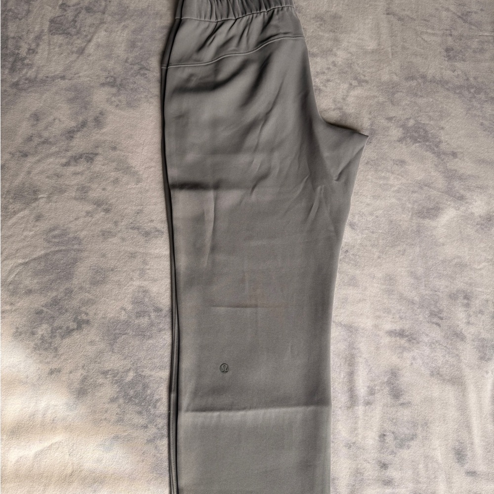 lululemon athletica Gray Cropped Leggings